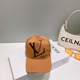 路易威登棒球帽LouisVuitton 新款LV棒球帽，重工打造 完美刺繡，高端