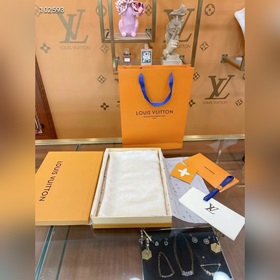 【米白 金線】驢家老花披肩 經典中的戰鬥機 可謂百搭不厭 人手必備一條 此