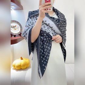 【 質感好牛，LV新鮮出爐的超贊小披肩~！】披肩尺寸是少有的145cm*145c