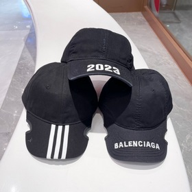 BALENCIAGA巴黎世家新款logo棒球帽，很酷的色系，男女佩戴都有不同st