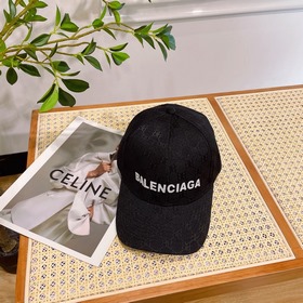 它來了，棒球帽 銷冠！拿過必返單！Balenciaga巴黎世家新款最強凹造型