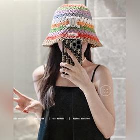 配防塵袋【CELINE賽琳】2023新款泫雅風彩虹編織桶帽漁夫帽，度假款超好搭配