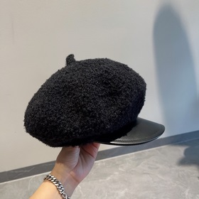 Celine賽琳新款鴨舌軍帽，羊羔絨面料，超級百搭，頭圍57cm