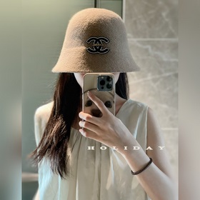 配防塵袋。 【CHANEL香奈兒】2023秋冬新款毛絨針織漁夫帽，可折疊遮陽又好