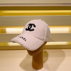 配防塵袋【CHANEL香奈兒】新款秋冬小香風款棒球帽 ，毛絨絨的非常舒服 大牌款