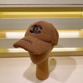 配防塵袋【CHANEL香奈兒】新款秋冬小香風款棒球帽 ，毛絨絨的非常舒服 大牌款