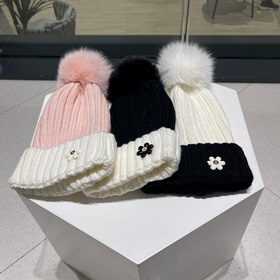 CHANEL 香奈兒 超經典款 秋冬專櫃針織毛線帽，百搭款超火爆，搭配狐狸毛球質