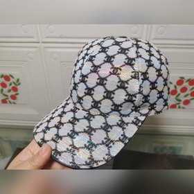 新款！！！香奈兒金絲布料四季可戴 ，實物拍攝，超A質量可調節大小的。配布袋 盒子