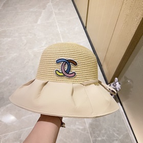 配防塵袋。 【CHANEL香奈兒】2023新款度假風拼接小香風褶皺漁夫帽草帽，可