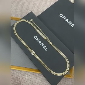 chanel ss 蛇骨鍊，腰間飾物或疊搭飾品，get到了穿搭時髦要點，均碼調節