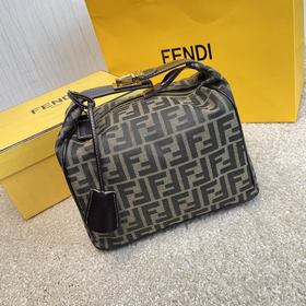 名稱：FEND1中古老花款（化妝包、飯盒包）品質：頂級原單型號：8857大號