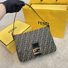 名稱：FENDI 大號布包品質：原單品質型號：8851大號顔色：啡色布料/