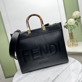 名稱：FENDI 托特包 品質：頂級原單型號：8866小號顔色：黑色 配肩