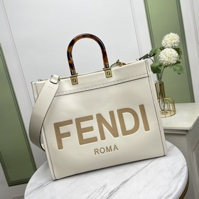 名稱：FENDI 托特包 品質：頂級原單型號：8866小號顔色：白色 配肩