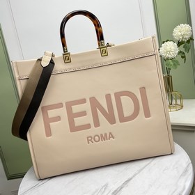 名稱：FENDI 托特包品質：頂級原單型號：8858大號顔色：裸粉 配圖肩