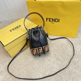 名稱：FENDI Mon Tresor水桶包品質：原單型號：8802-1顔