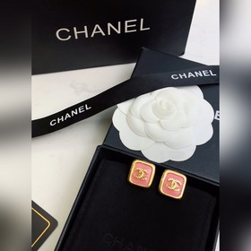 Chanel  【Chanel香奈兒新款】耳釘 小香珍珠耳釘新款 市面最高版本！