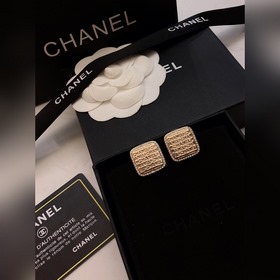 Chanel  香奈兒CHANEL 原單新品  小香雙c圓形珍珠耳釘耳環 高端品