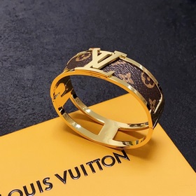 新品 2024新款 原單貨 LV寬版皮革紋印花手镯Louis Vuitton 路