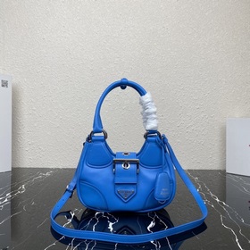 【頂級原單】{羊皮}Pradα Moon Bag 新款腋下月牙包1BA381經典