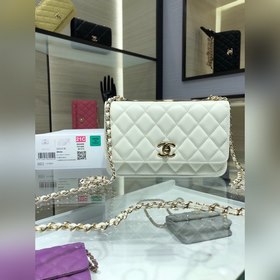 chanel trendy Woc鍊條包 小羊皮 翻蓋開合 金屬牌 旋轉搭扣