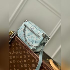 LV M22588蒂芙尼綠盒子包箱子系列 本款 Mini Soft Trunk