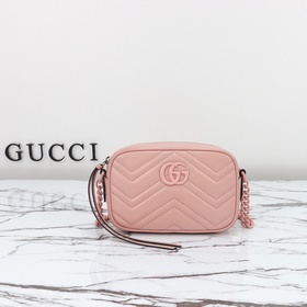 gucci 新款 專櫃品質，實物實拍，款號：634936粉五金，尺寸：寬18×高