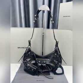 升級版本大號balenciaga Le Cagole 半月牙腋下包/斜挎包