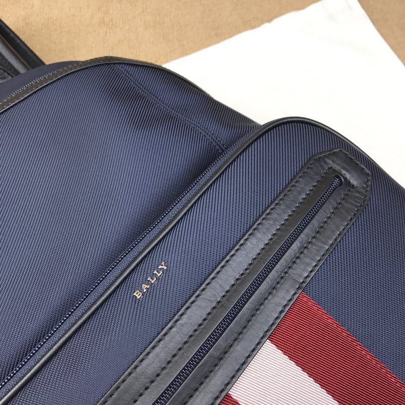 BALLY最新款雙肩背包，以實(shí)用風(fēng)格演繹的 Chapmay 時(shí)尚雙肩背包由堅(jiān)韌的