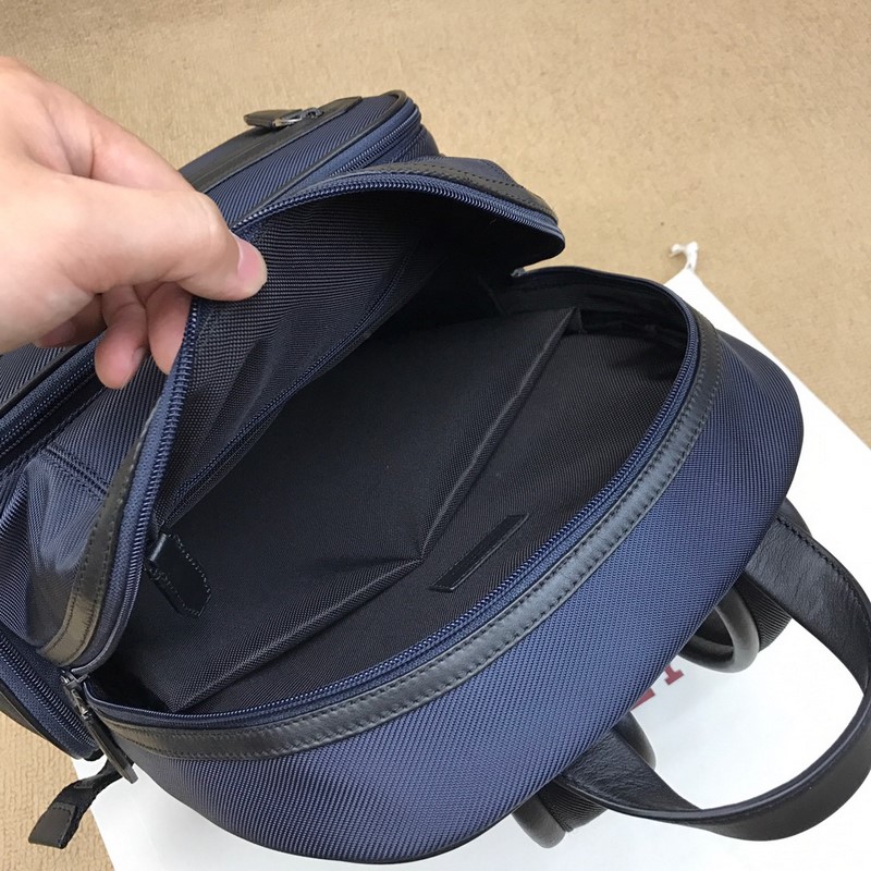 BALLY最新款雙肩背包，以實(shí)用風(fēng)格演繹的 Chapmay 時(shí)尚雙肩背包由堅(jiān)韌的