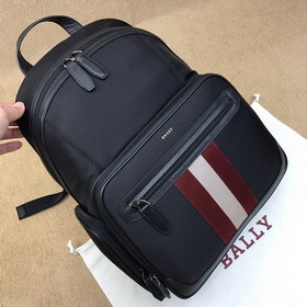 BALLY最新款雙肩背包，以實(shí)用風(fēng)格演繹的 Chapmay 時(shí)尚雙肩背包由堅(jiān)韌的