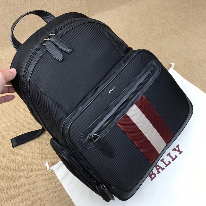 BALLY最新款雙肩背包，以實用風格演繹的 Chapmay 時尚雙肩背包由堅韌的