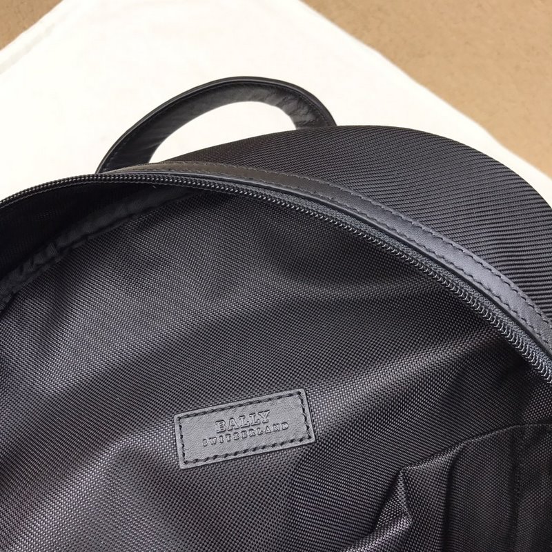 BALLY最新款雙肩背包，以實用風格演繹的 Chapmay 時尚雙肩背包由堅韌的