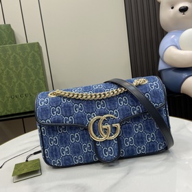 【新品】GG Marmont系列牛仔小號肩背包。這款單品出自Gucci Lido