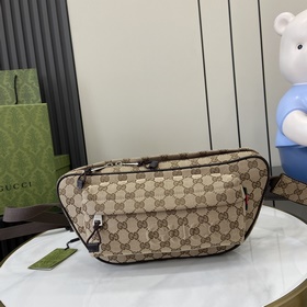 【新品】小號GG斜挎包秋冬男士系列經典單品生動展現運動風格。該系列單品采用Or