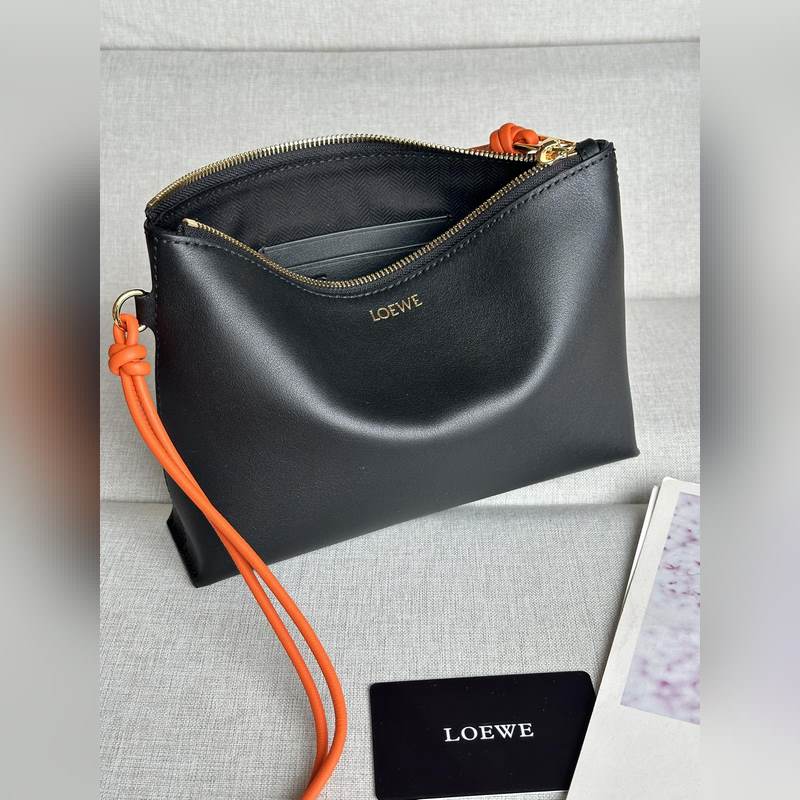 原廠皮 2025新款手包  型號3045亮面納帕牛皮革Knot T 亮面