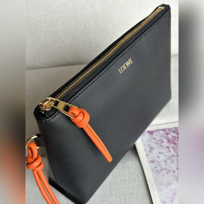 原廠皮 2025新款手包  型號3045亮面納帕牛皮革Knot T 亮面