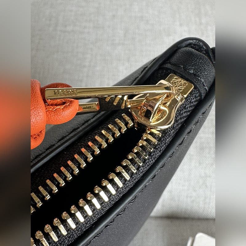 原廠皮 2025新款手包  型號3045亮面納帕牛皮革Knot T 亮面