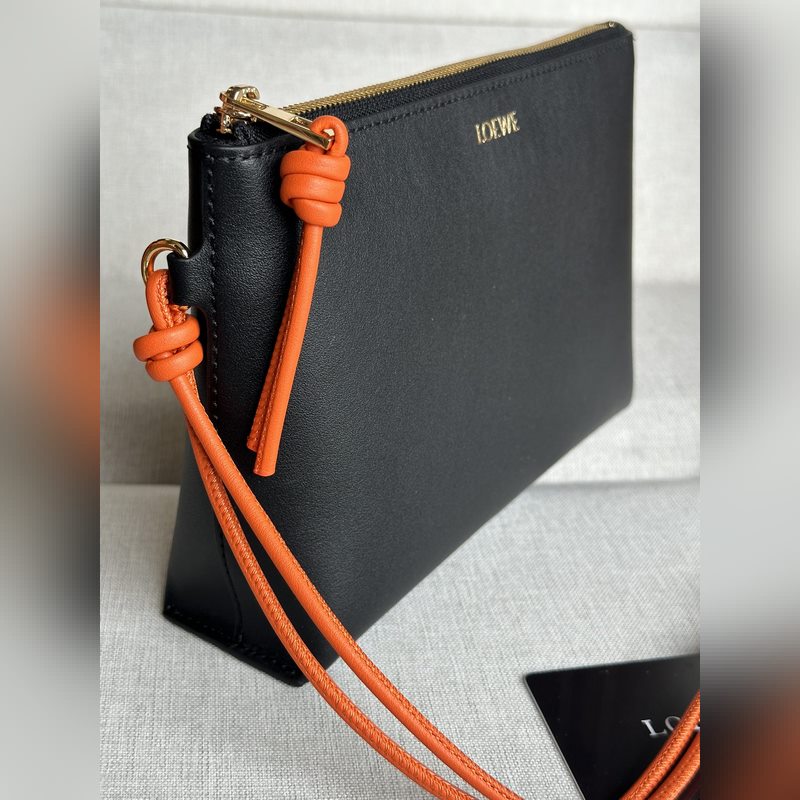 原廠皮 2025新款手包  型號3045亮面納帕牛皮革Knot T 亮面