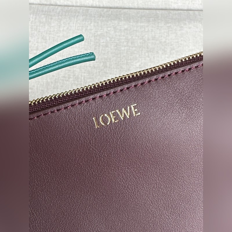 原廠皮 2025新款手包   型號3045亮面納帕牛皮革Knot T 亮