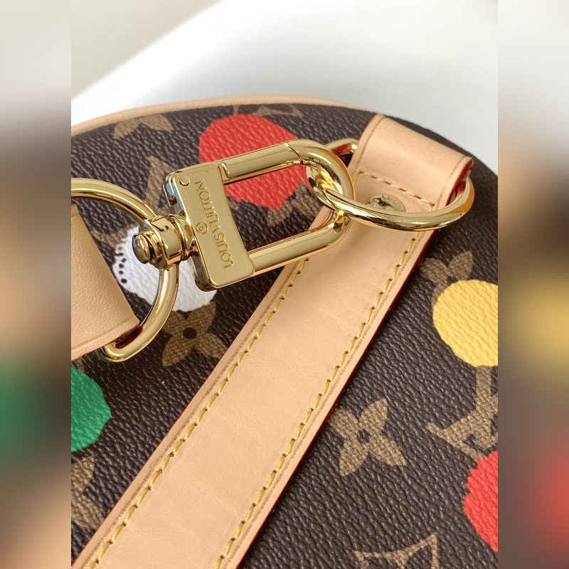 M46377頂級(jí)原單 日本藝術(shù)家草間彌生以波點(diǎn)圖案闡述腦海中的藝術(shù)幻境和色彩癡迷