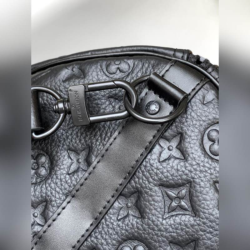 頂級原單M59025黑色壓花 本款 Kee all 旅行袋為細(xì)膩牛皮革壓印 Mo