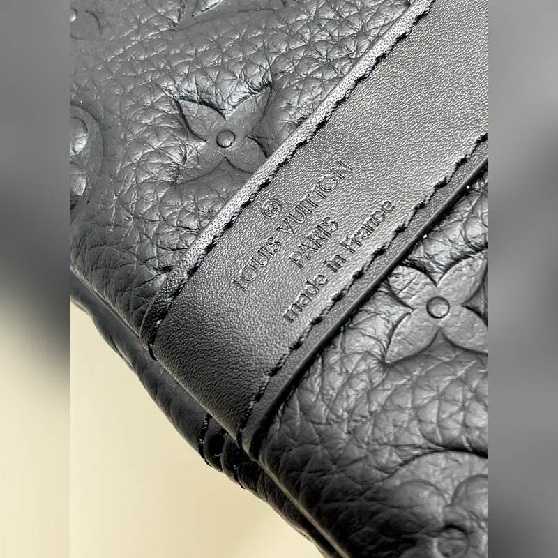 頂級原單M59025黑色壓花 本款 Kee all 旅行袋為細(xì)膩牛皮革壓印 Mo