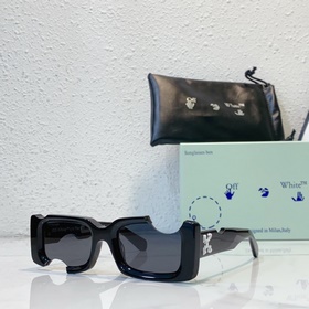 Off-White OW40006 缺口破洞設(shè)計(jì) 版型設(shè)計(jì)理念簡(jiǎn)約 男女都可以駕