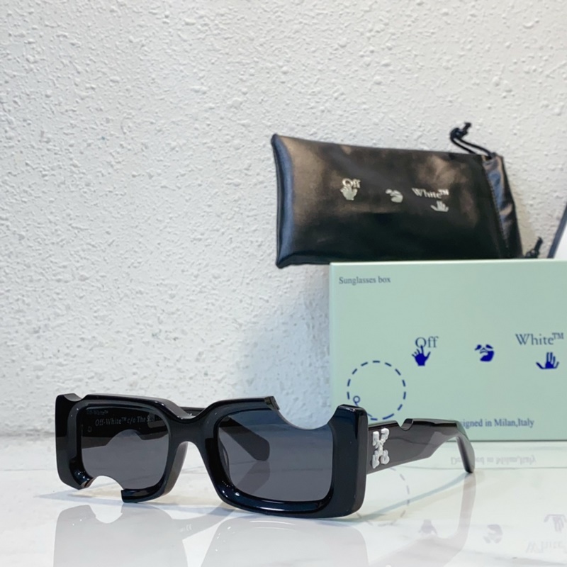 Off-White OW40006 缺口破洞設計 版型設計理念簡約 男女都可以駕