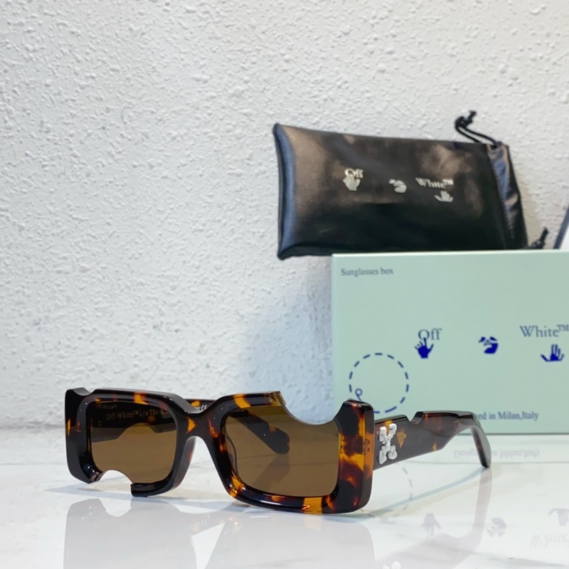 Off-White OW40006 缺口破洞設計 版型設計理念簡約 男女都可以駕