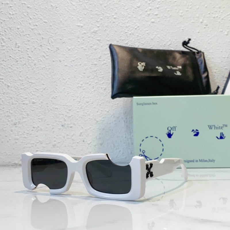 Off-White OW40006 缺口破洞設計 版型設計理念簡約 男女都可以駕