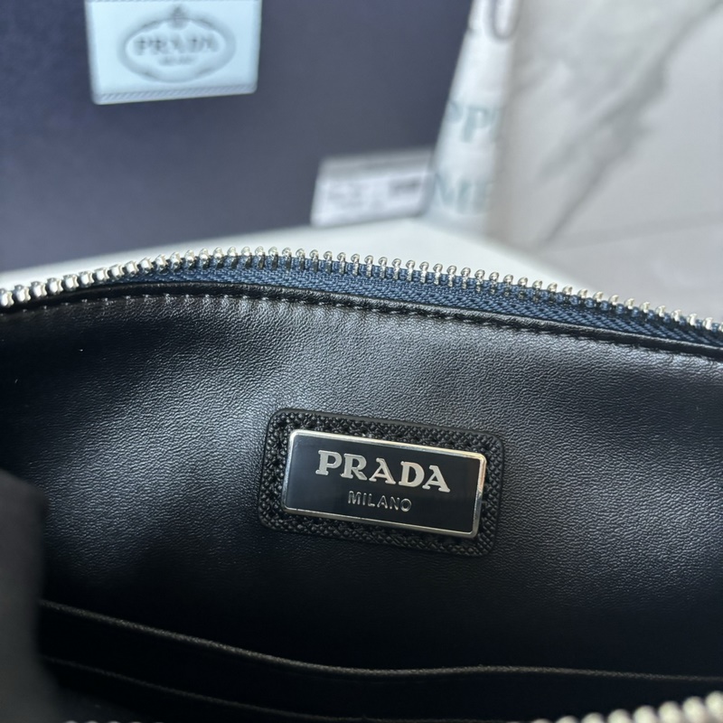 PRADA男士手包專櫃最新款式，官網(wǎng)同步，正品開(kāi)發(fā)， 型號(hào)2NG016，，內(nèi)碼布