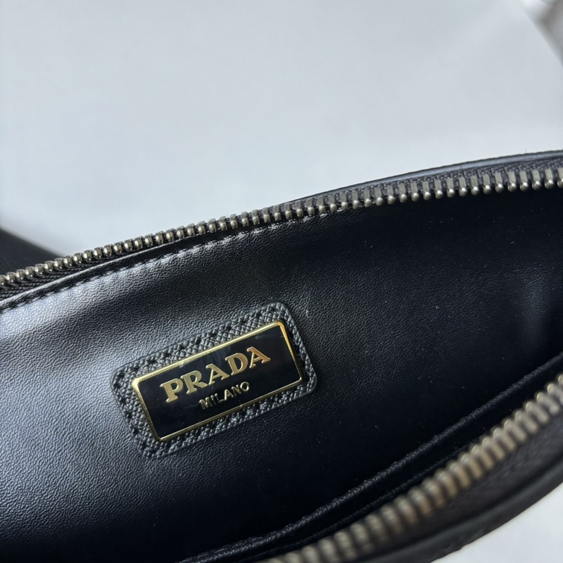 PRADA男士手包專櫃最新款式，官網同步，正品開發， 型號2NG016金色散字。