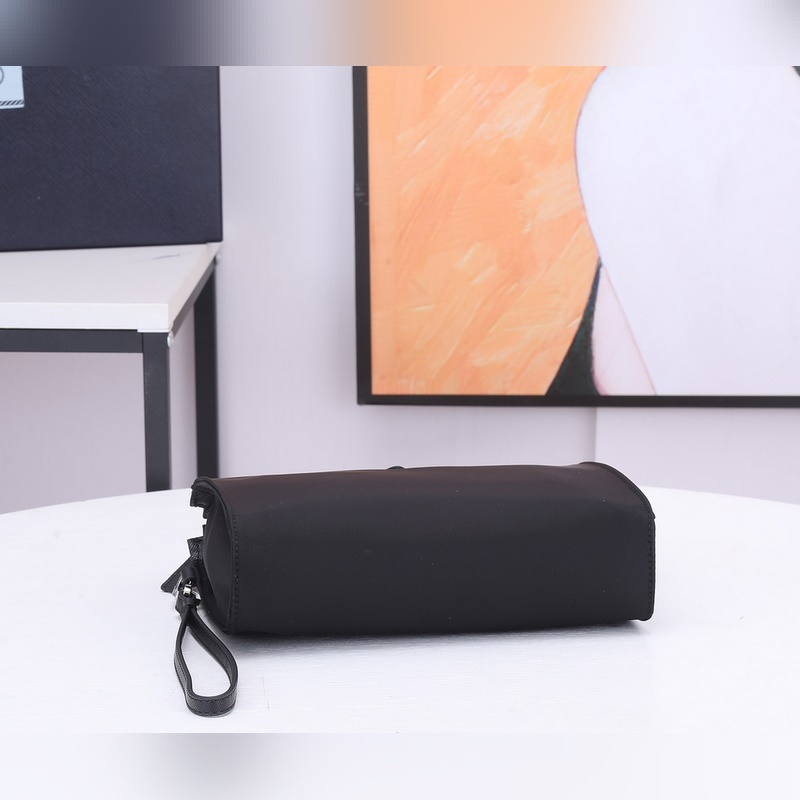 新款首發 原單品質 Prada 春夏新款尼龍小包 2NE789 采用原廠降落傘布